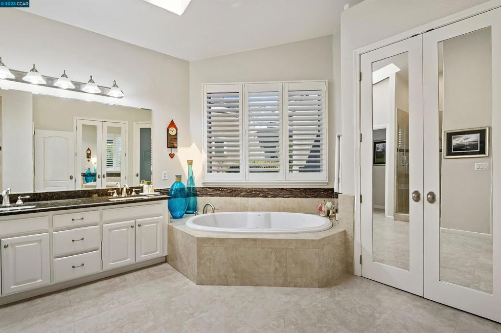 GOLDEN EAGLE LUX - Residential