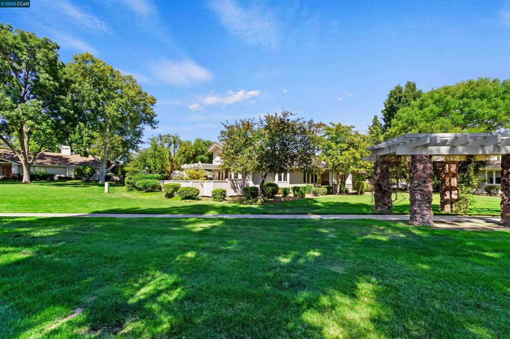 GOLDEN EAGLE LUX - Residential