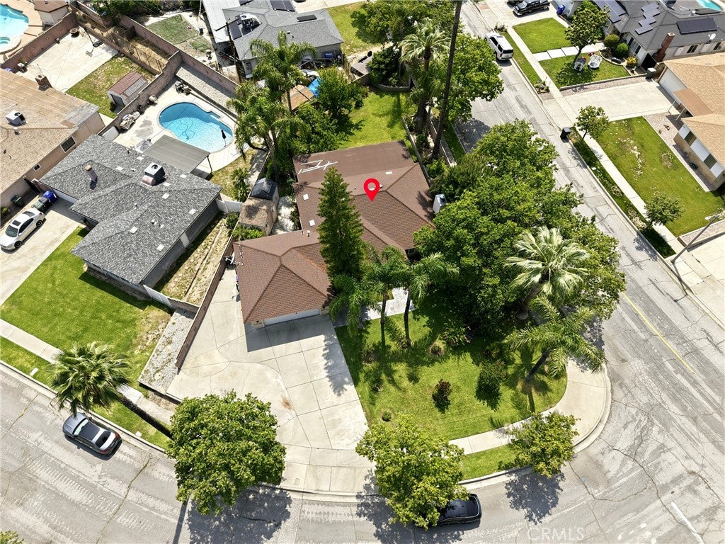 3954 Garden