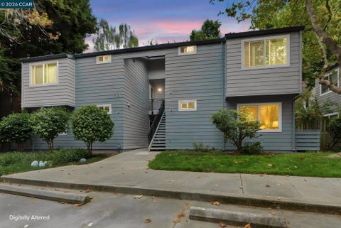 Photo of 42 Emery Bay Dr DR, Emeryville, CA 94608 (MLS # 41147243)