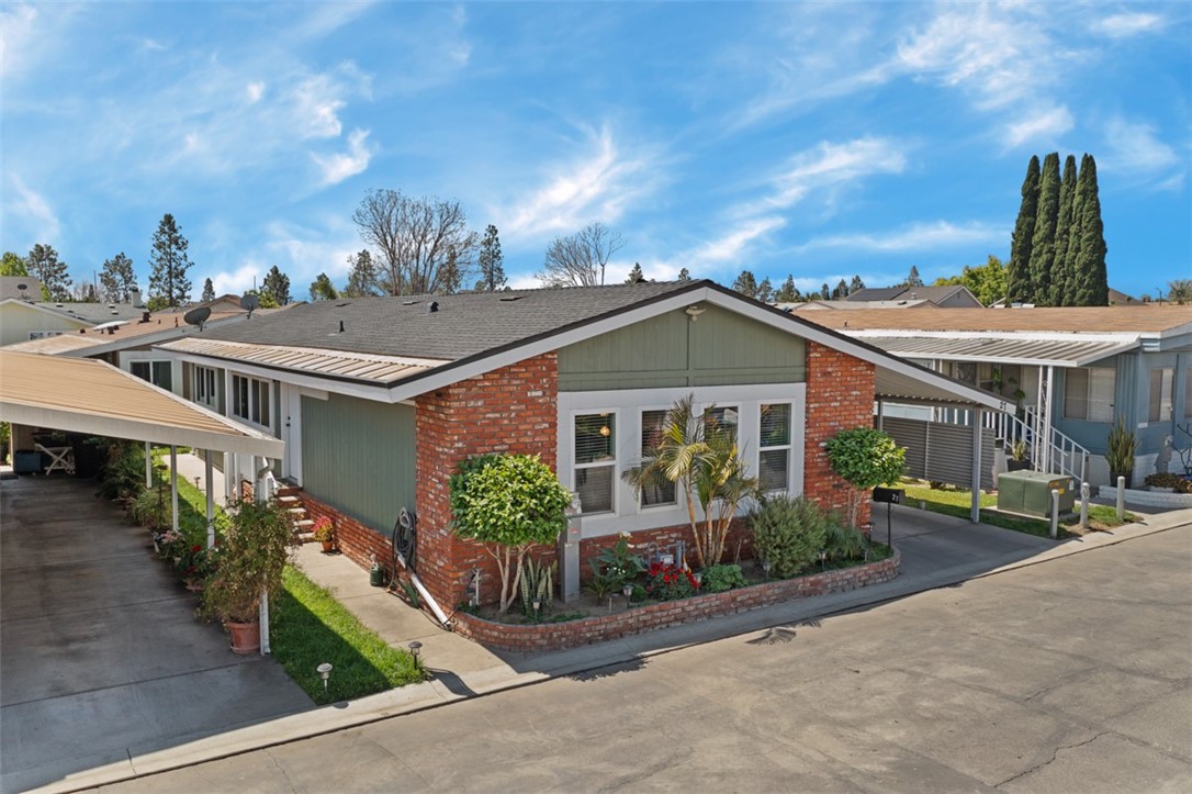 19127 Pioneer Boulevard 27