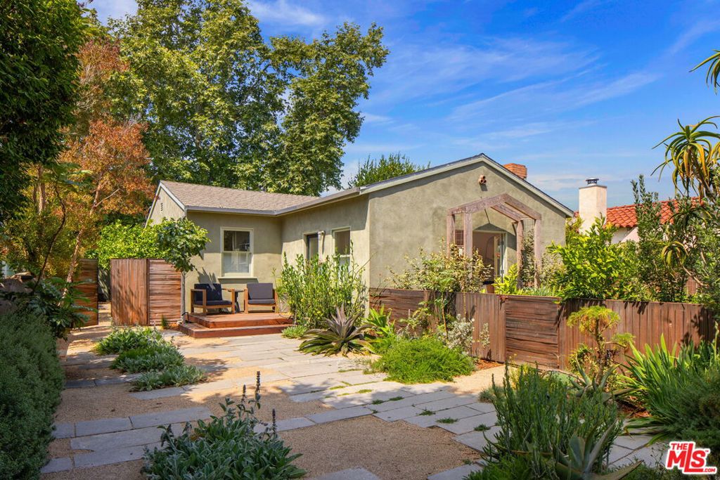 Photo of 2255 Wellesley Avenue, Los Angeles, CA 90064 (MLS # 26852855)