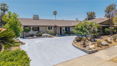 Photo of 3860 Valley Lights Drive DR, Pasadena, CA 91107 (MLS # OC26119145)