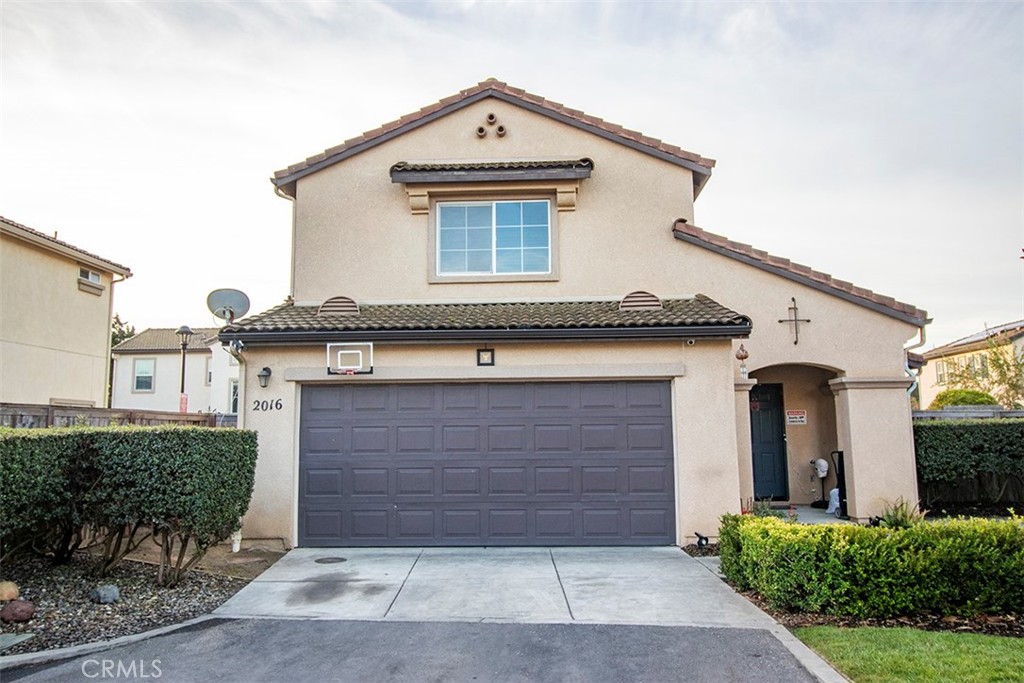 Welcome to this 2 bedroom 2.5-bath home built in 2008 located in the sought-after Briar Creek. This open concept includes dining room, living room, and updated kitchen on lower floor. 2 primary suite rooms upstairs include 2 full bathrooms and freshly painted throughout the living spaces. Low maintenance backyard with mature Acacia, Guava, apple tree- jujube, Kaffir Lime trees. Convenient access to Vandenberg Space Force Base, shopping, dining, and Highway 1. Enjoy the neighborhood's spacious park and scenic walking trails.