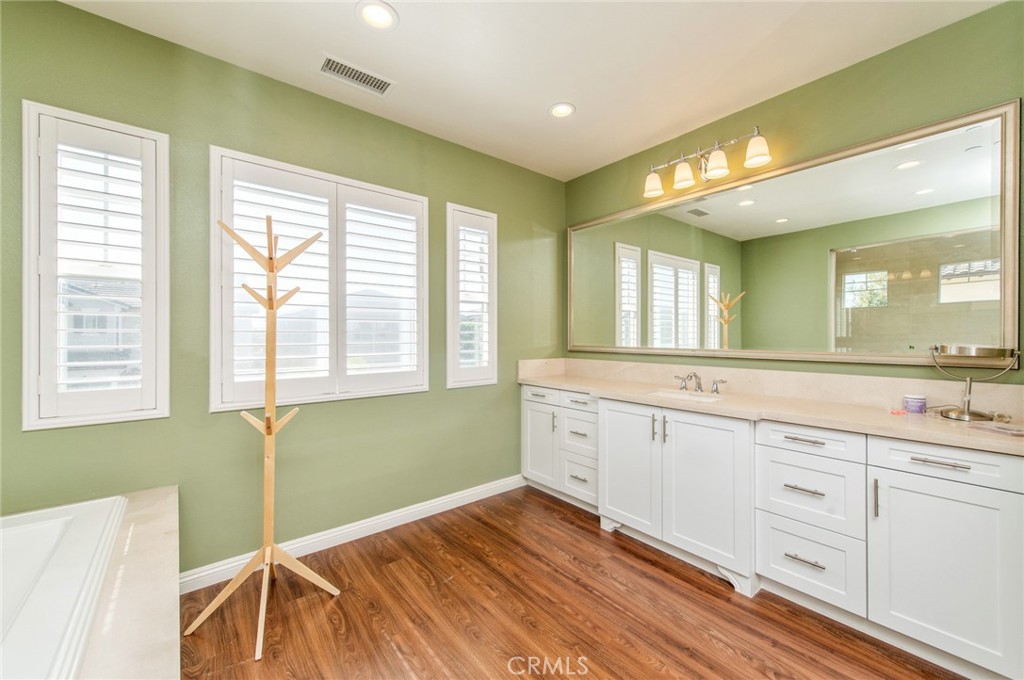 Tustin, California, 92782, United States, 5 Bedrooms Bedrooms, ,5 BathroomsBathrooms,Residential,Active,2024181