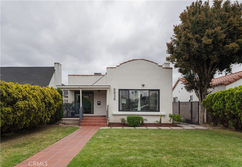 Welcome to this Inglewood adjacent, BEAUTIFULLY REMODELED, 3-bedroom, 2-bath Gramercy Park home. Fully remodeled in 2020, this unfurnished, move-in ready home features: An OPEN CONCEPT living and dining area bathed in *NATURAL LIGHT from a large west-facing picture window; *Dual-Pane Windows; *Recessed Lighting; *Laminate Flooring; *An OPEN & BRIGHT Kitchen; and *FULLY-UPDATED Bathrooms. The expansive, LANDSCAPED BACKYARD is ideal for entertaining with a *Custom Paver Design, *Stamped Concrete Patio and *Grassy Play Area perfect for gatherings or relaxing evenings. Detached, finished garage for parking or storage. Located just minutes from SoFi Stadium, the Kia Forum, LAX, parks, markets, dining, and shopping, this is an incredible property, ready to welcome you home. ***Property is also listed for sale***