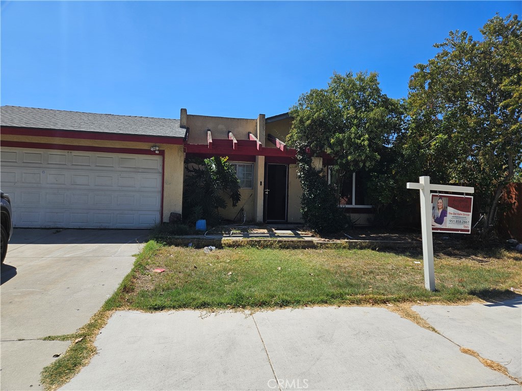 Fixer-Upper with Endless Potential! 3 Bed | 2 Bath | Investor Opportunity
Calling all investors, flippers, and first-time buyers looking to add their personal touch! This 3-bedroom, 2-bathroom home is full of potential and waiting for your vision. With a bit of TLC, this property could truly shine — whether you're looking to renovate and resell, rent out, or create your dream home.
The spacious layout offers a solid foundation, and the large backyard is a standout feature — perfect for a future pool, entertaining space, garden, or a peaceful backyard oasis of your own design.
Located in a convenient neighborhood close to shops, schools, and easy freeway access, this home offers both value and location.
Don't miss this opportunity to bring your ideas and transform this property into something special. Priced to sell — this one won’t last!