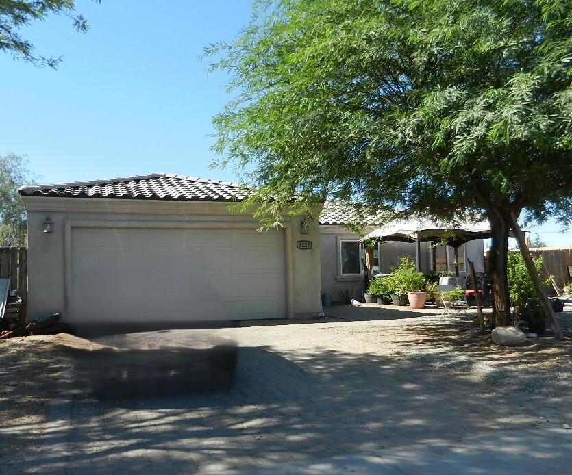 Rare 5 bedroom and 2 bathrooms in a 1760 sq ft available in Salton City, 2 car garage attached, concrete tile roof, connected to the sewer, ample lot with 9560 sq ft to fill your imagination. Get it as starter home or to accommodate that growing family, or one room as a home office and or utility room , you decide.