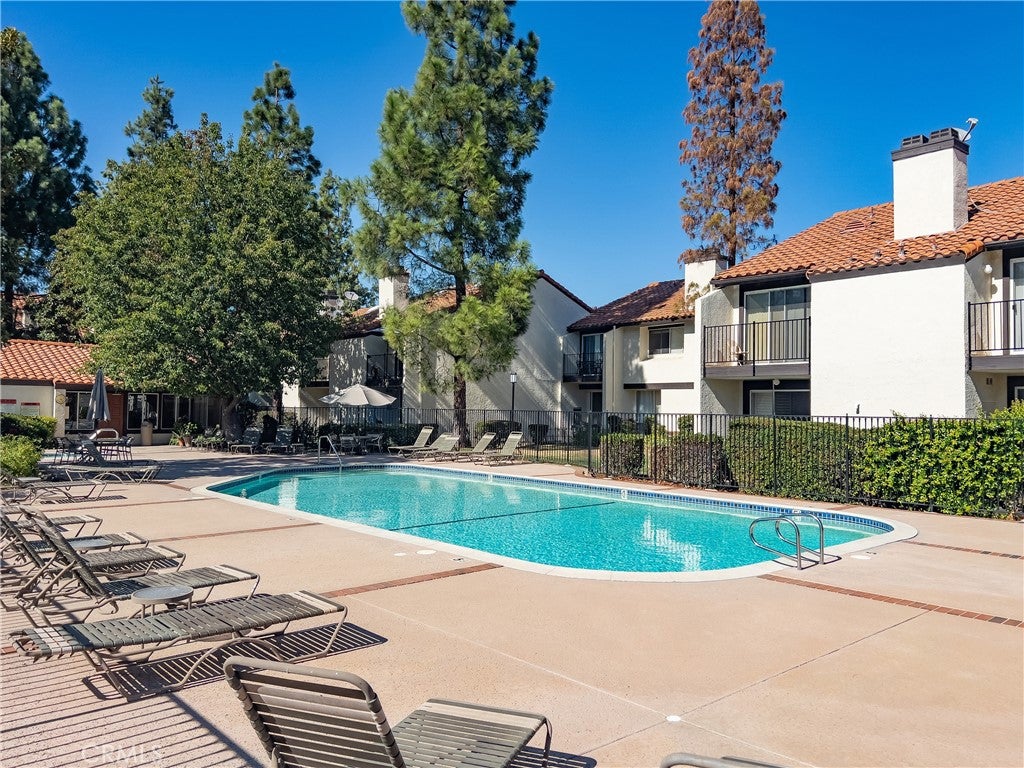 5538 Las Virgenes