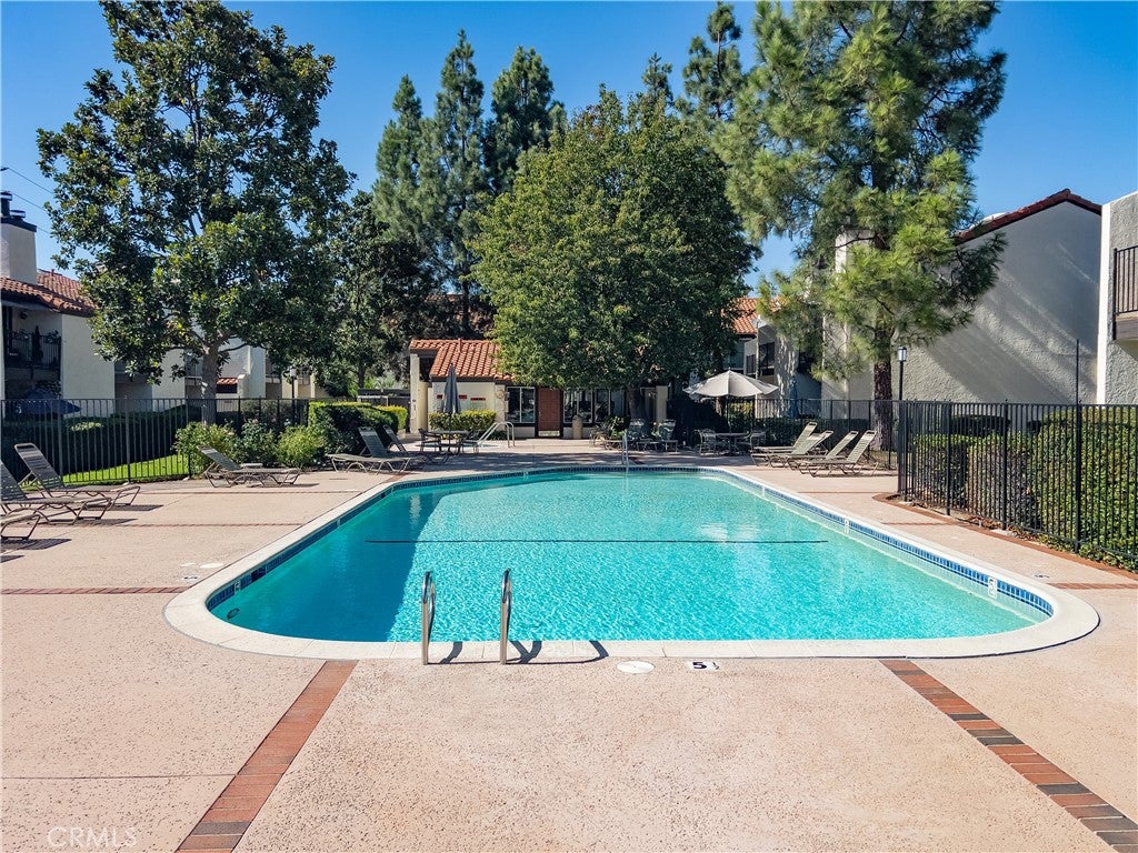 5538 Las Virgenes