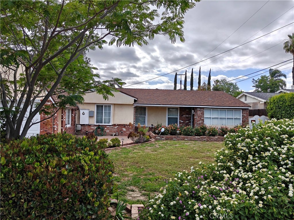 10537 Encino Ave AVE