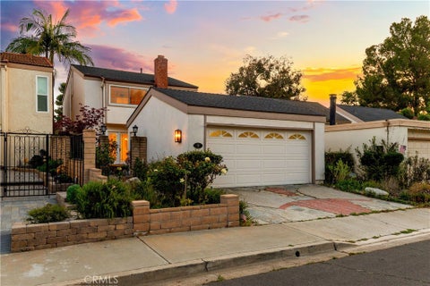 Photo of 54 Willow Tree Ln, Irvine, CA 92612 (MLS # OC26071230)
