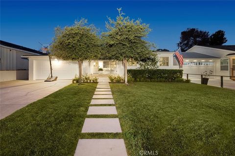 Photo of 2553 Fairway Drive, Costa Mesa, CA 92627 (MLS # NP26065421)