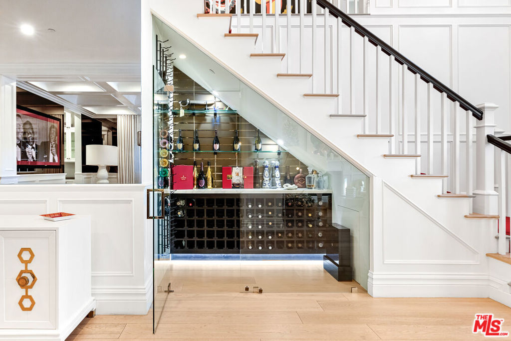 5000 Petit Avenue