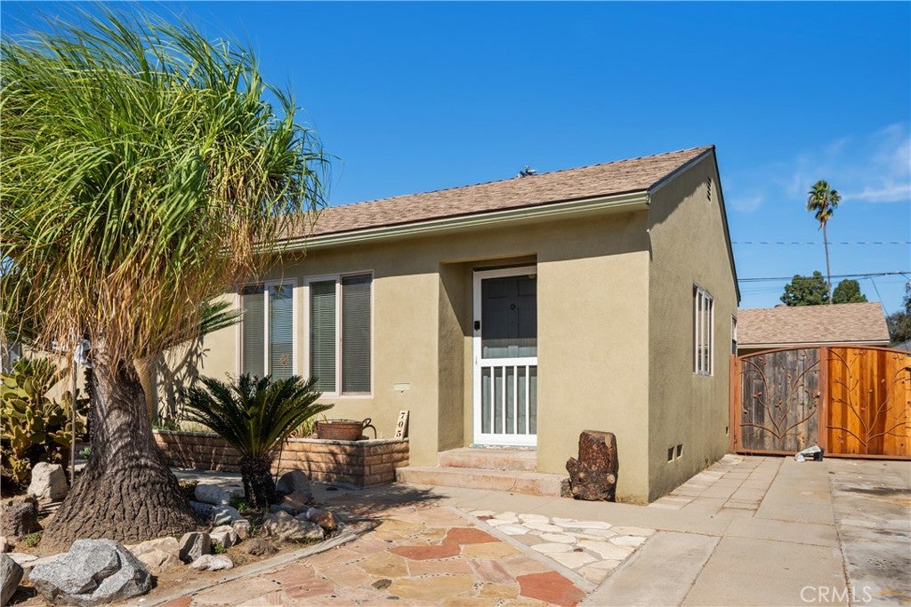 705 E Janice