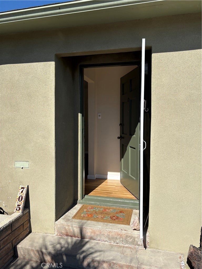 705 E Janice