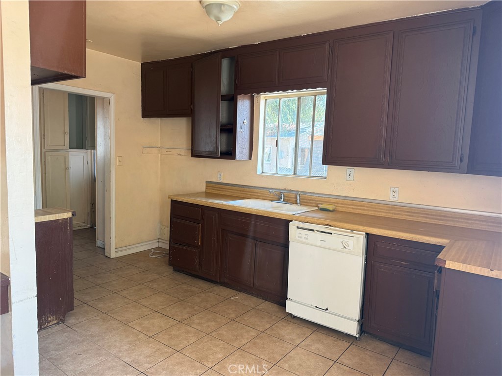 1685 E 4th Street