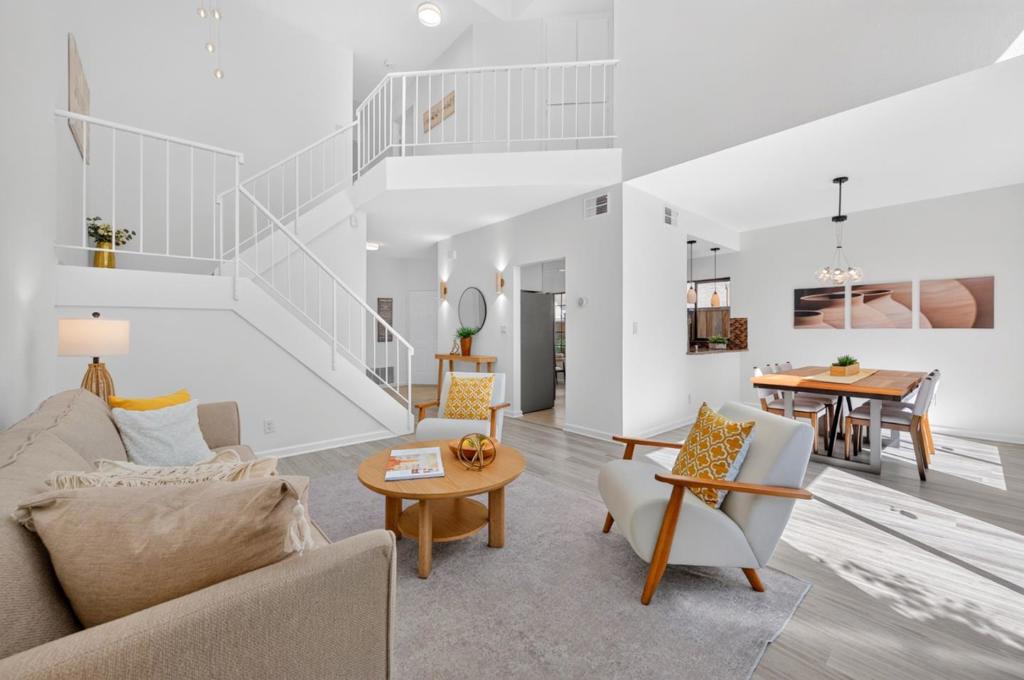 34761 Comstock