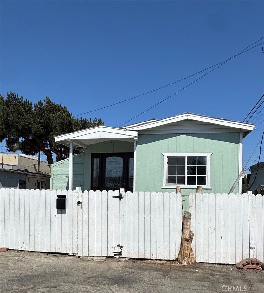 16118 Bellflower 40