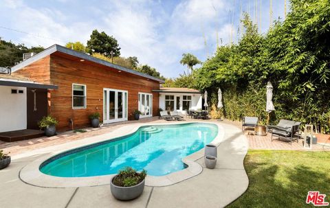 Photo of 160 Beloit Avenue, Los Angeles, CA 90049 (MLS # 26660359)