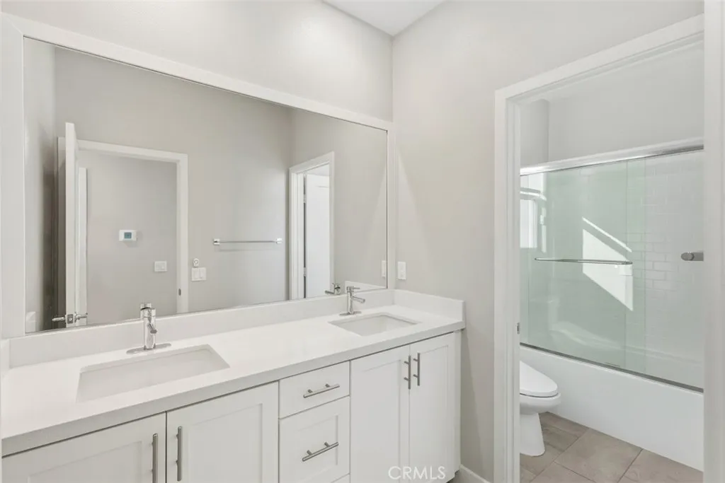 Irvine, California 92618, United States, 3 Bedrooms Bedrooms, ,4 BathroomsBathrooms,Residential,Active,215031