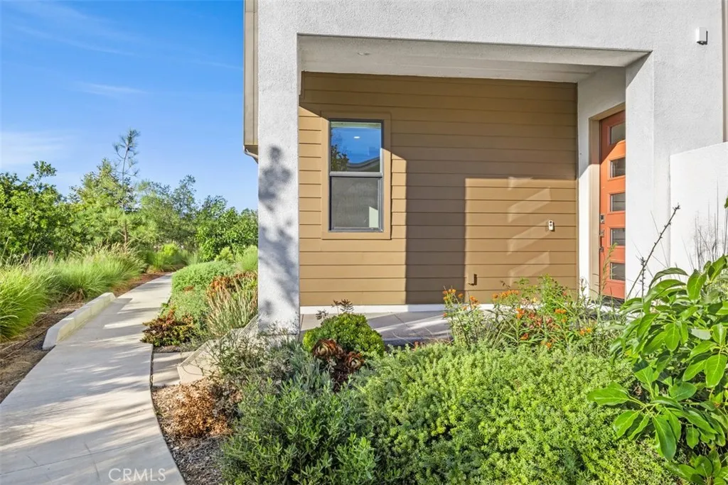 Irvine, California 92618, United States, 3 Bedrooms Bedrooms, ,4 BathroomsBathrooms,Residential,Active,215031