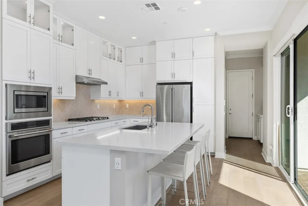 Irvine, California 92618, United States, 3 Bedrooms Bedrooms, ,4 BathroomsBathrooms,Residential,Active,215031