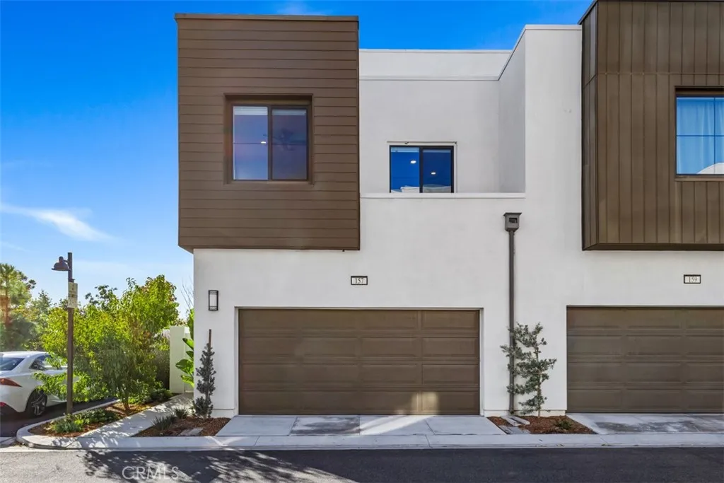 Irvine, California 92618, United States, 3 Bedrooms Bedrooms, ,4 BathroomsBathrooms,Residential,Active,215031