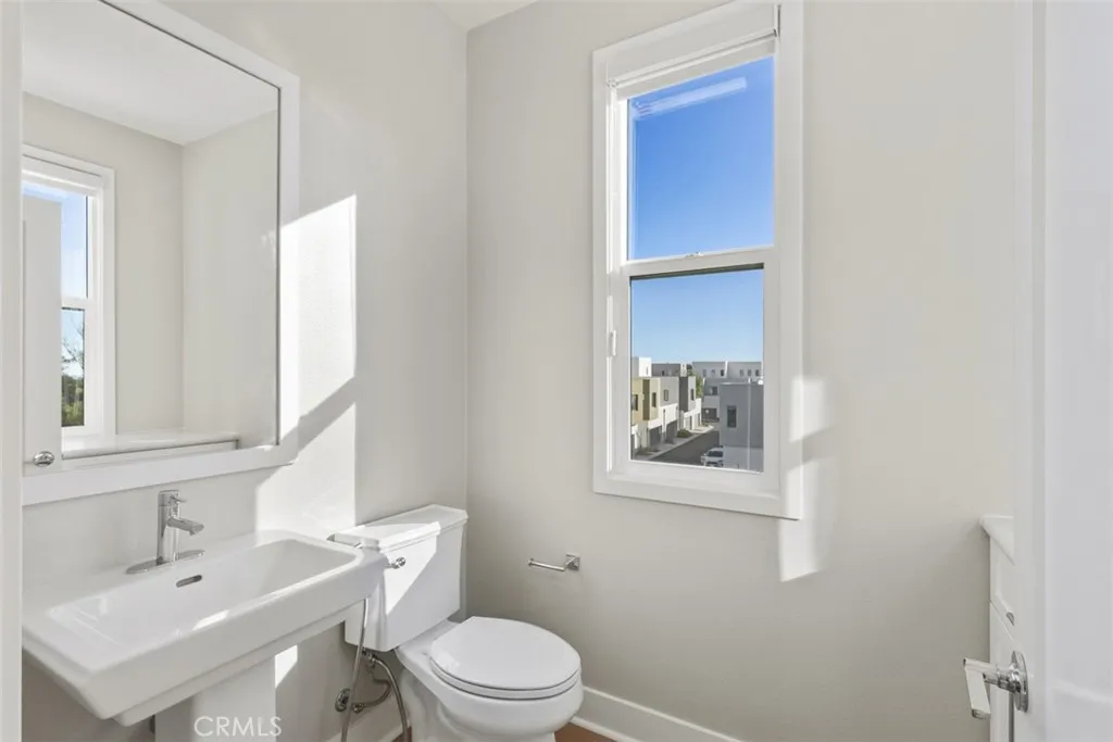 Irvine, California 92618, United States, 3 Bedrooms Bedrooms, ,4 BathroomsBathrooms,Residential,Active,215031