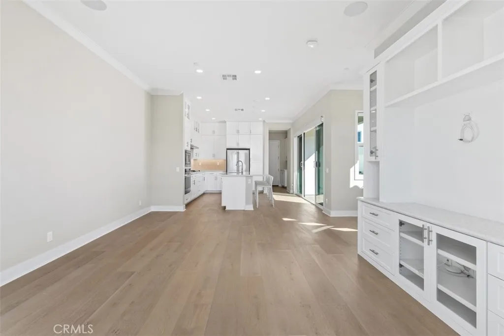 Irvine, California 92618, United States, 3 Bedrooms Bedrooms, ,4 BathroomsBathrooms,Residential,Active,215031