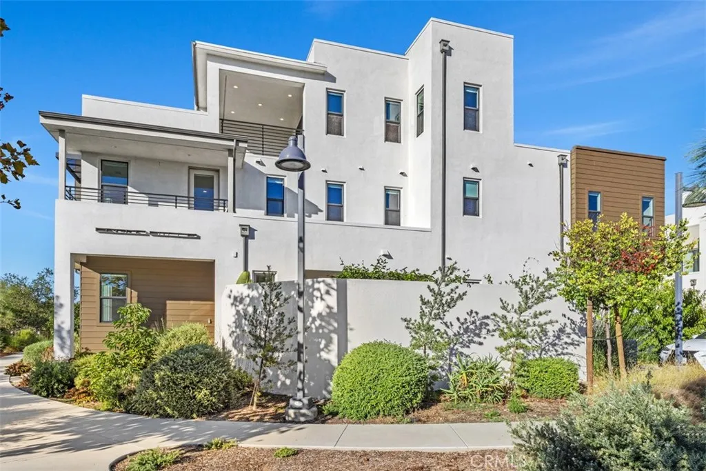 Irvine, California 92618, United States, 3 Bedrooms Bedrooms, ,4 BathroomsBathrooms,Residential,Active,215031