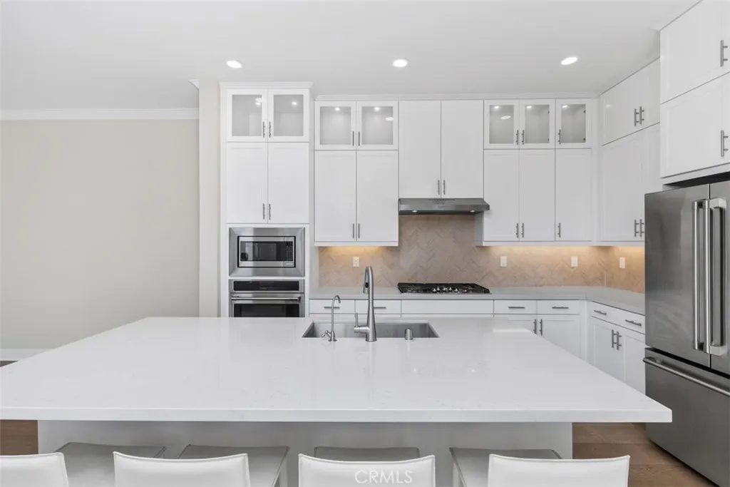 Irvine, California 92618, United States, 3 Bedrooms Bedrooms, ,4 BathroomsBathrooms,Residential,Active,215031