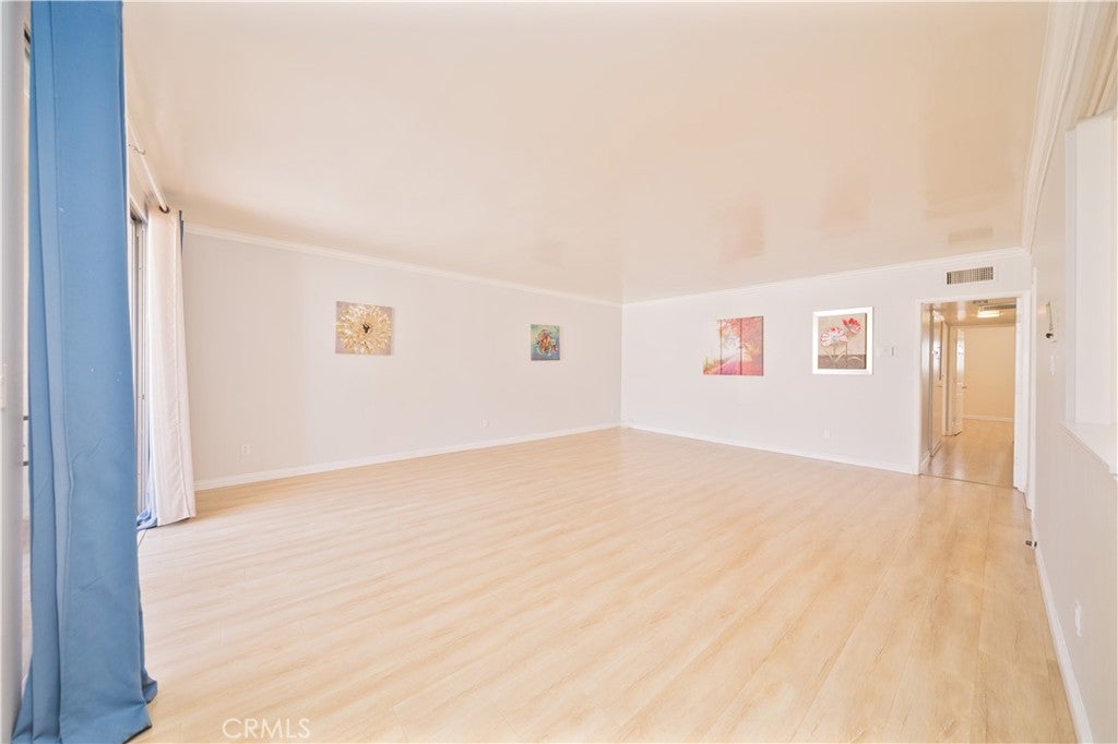 1200 W Huntington 20