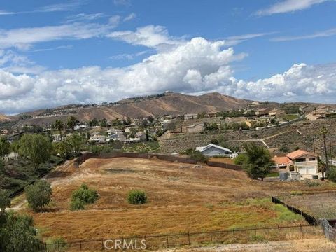 Photo of 0 Runner Ridge, Riverside, CA 92503 (MLS # CV26083970)