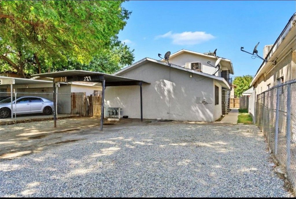 329 N Diana