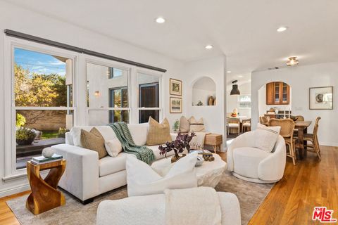 Photo of 3344 Delaware Avenue, Santa Monica, CA 90404 (MLS # 26636413)