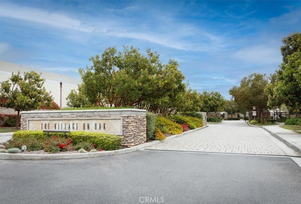 Welcome to "The Village On Oak" built by Standard Pacific in 2007 and larger model bay-breeze size almost 2000sqft & move in condition. Unit is within gated community also offers a clubhouse, pool, spa, barbecue and play area. Turnkey 3 bdrm, +bonus room (den/office) townhome is bright, airy, spacious, balcony, A/C.
All 3 bed rooms are located on top floor, spacious master bedroom comes with a huge walk-in closet, double sink, bathtub and separate shower room. There is a laundry room by the office/den at the bottom floor. Direct access to 3 car garage and lots of cabinet for storage. Community is near Wilson Park and its farmers market pop up on Tuesday/Saturday weekly basis.
Looking for tenants with long term source of income or equivalent job relocation, well over 700 fico score and no pets.