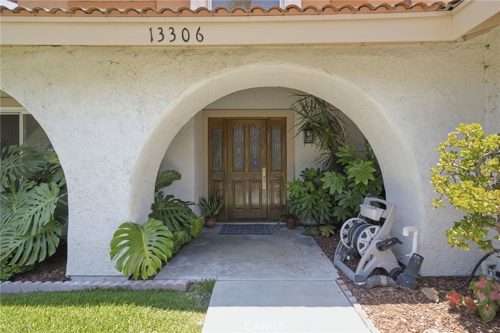 13306 Noble