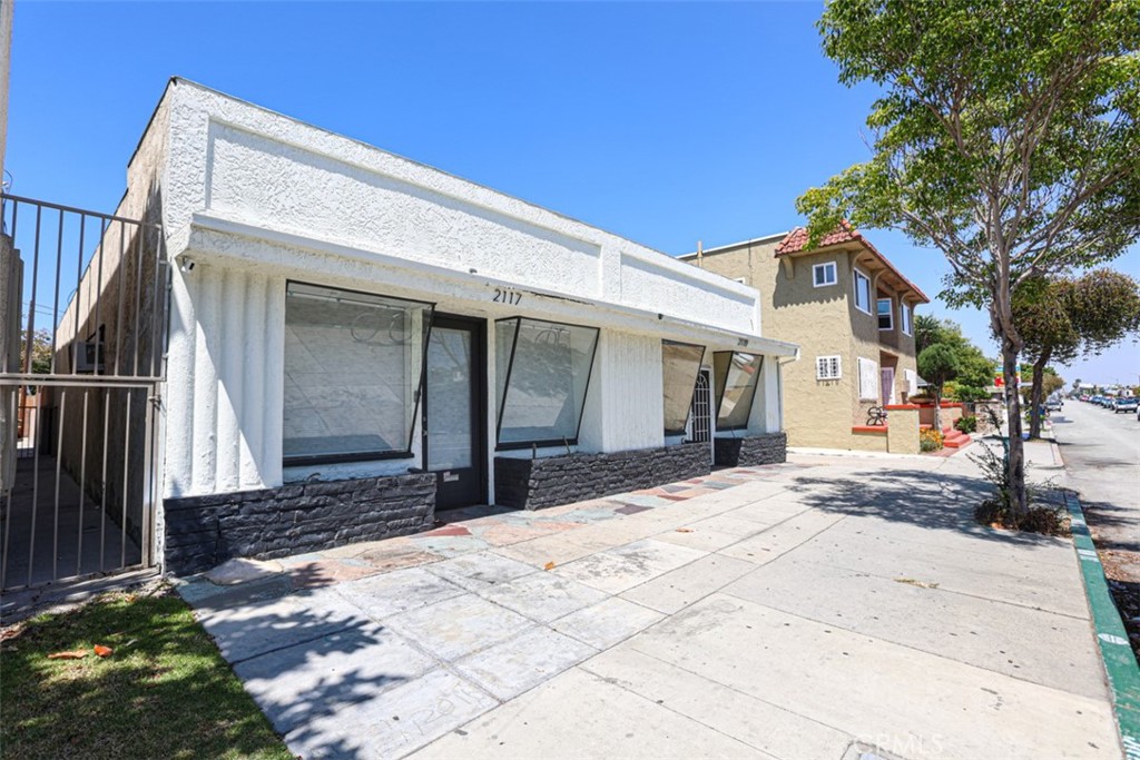 2117 E 7th