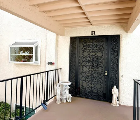 5519 Paseo Del Lago E Unit 2H, Laguna Woods, CA 92637 - MLS#: OC26057468