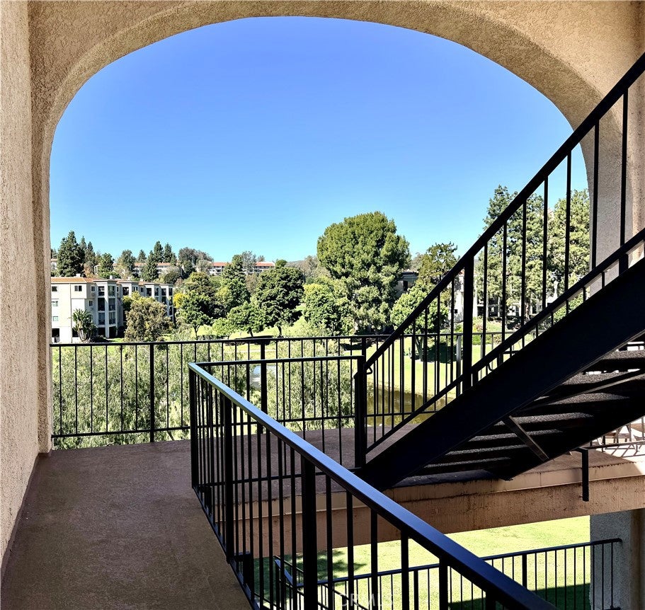 5519 Paseo Del Lago E 2H