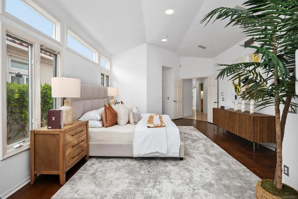 La Jolla, California 92037, United States, 3 Bedrooms Bedrooms, ,4 BathroomsBathrooms,Residential,Active,192513