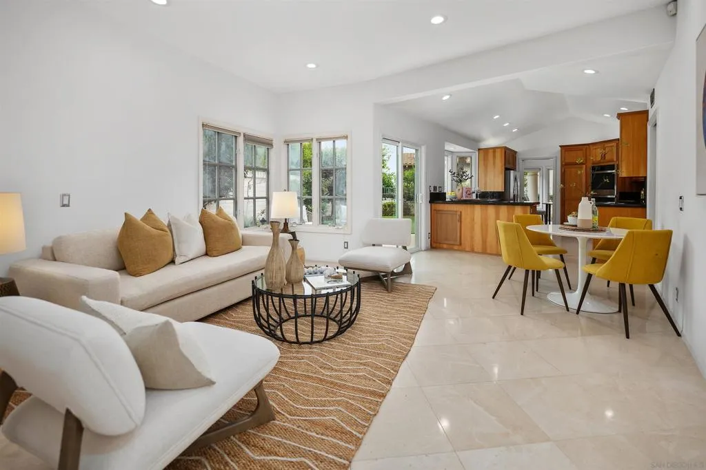 La Jolla, California 92037, United States, 3 Bedrooms Bedrooms, ,4 BathroomsBathrooms,Residential,Active,192513