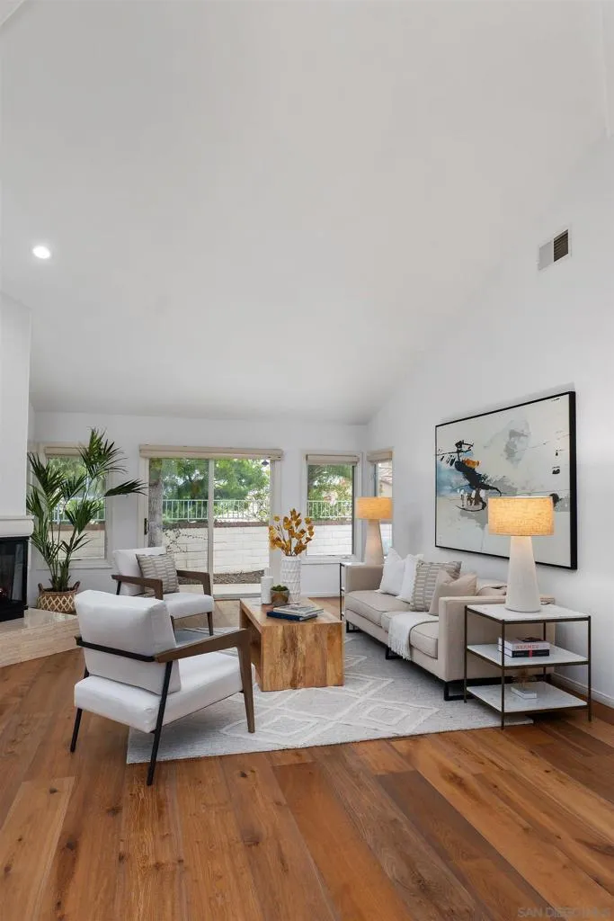 La Jolla, California 92037, United States, 3 Bedrooms Bedrooms, ,4 BathroomsBathrooms,Residential,Active,192513