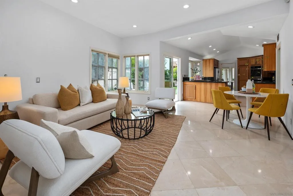 La Jolla, California 92037, United States, 3 Bedrooms Bedrooms, ,4 BathroomsBathrooms,Residential,Active,192513