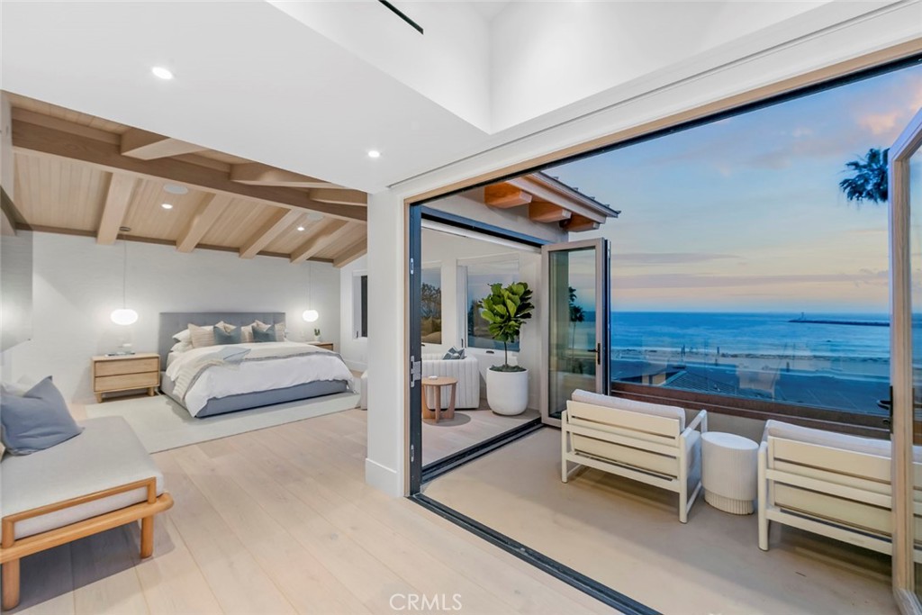 Corona del Mar South of PCH (CDMS) - Residential