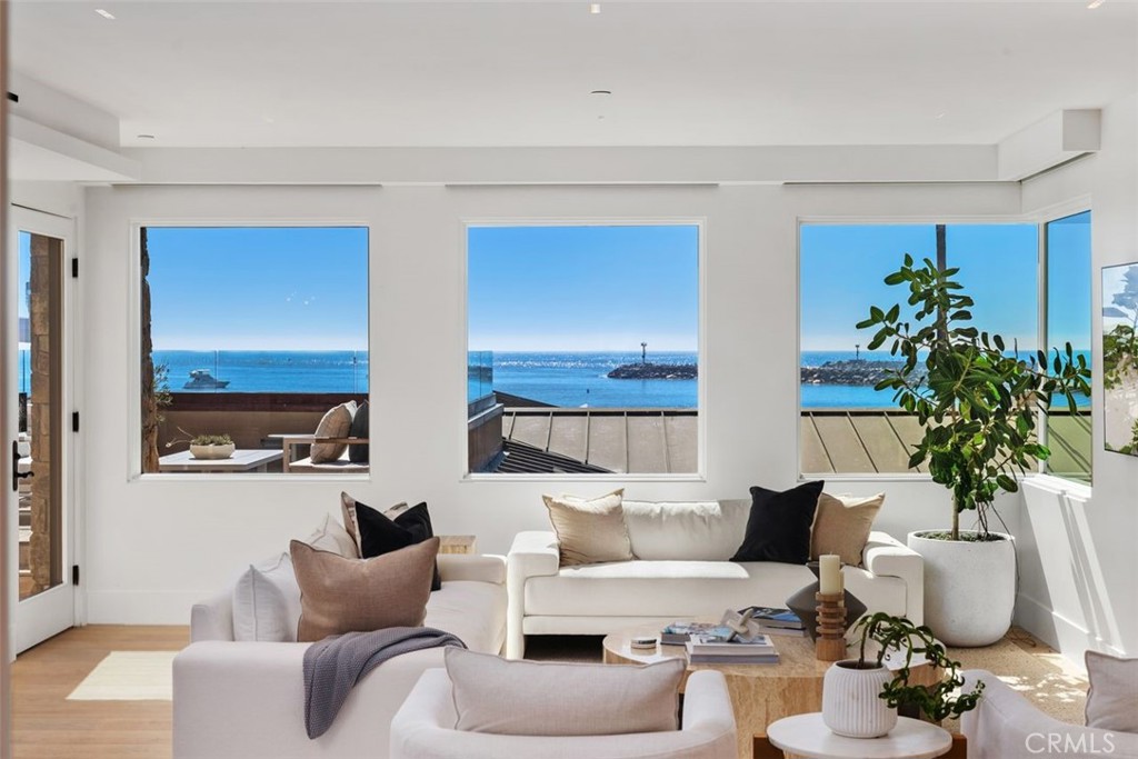 Corona del Mar South of PCH (CDMS) - Residential