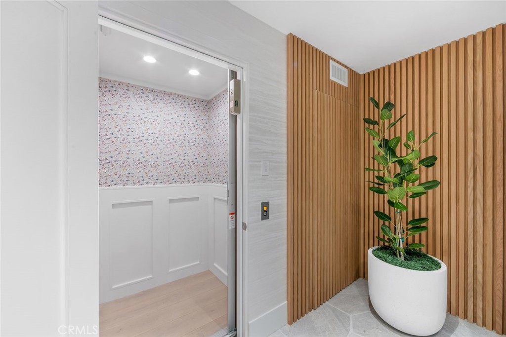 Corona del Mar South of PCH (CDMS) - Residential