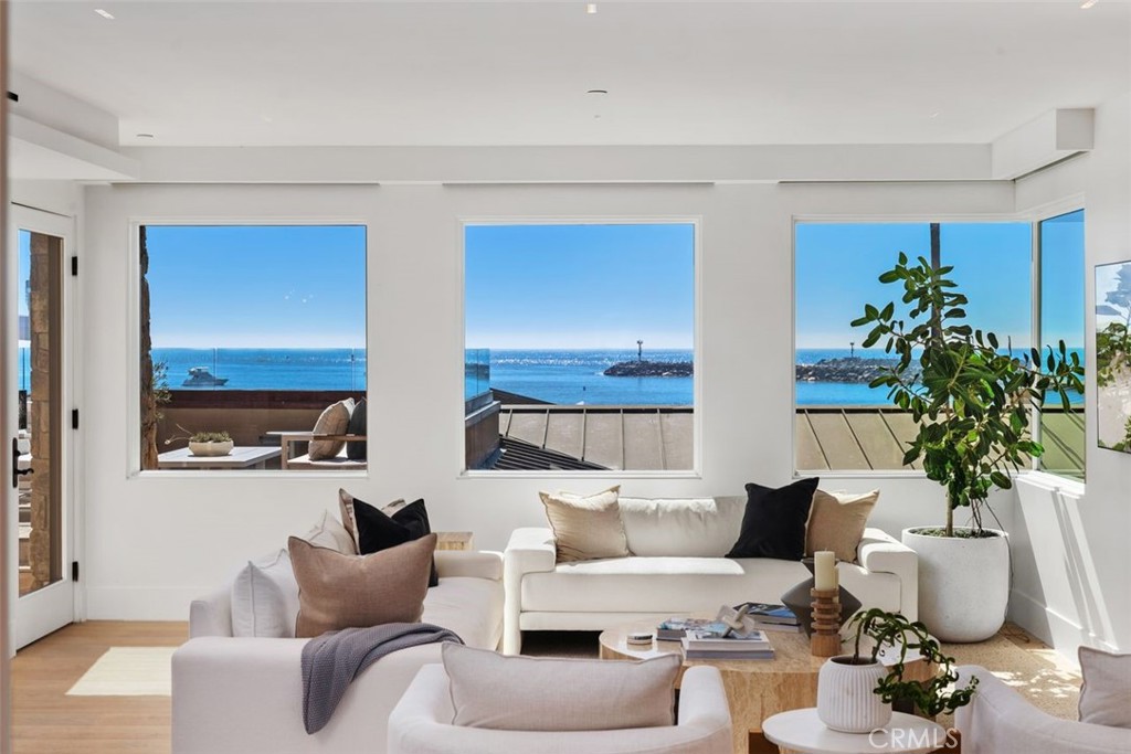 Corona del Mar South of PCH (CDMS) - Residential