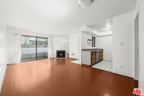 Photo of 10521 National Boulevard #106, Los Angeles, CA 90034 (MLS # 26647503)